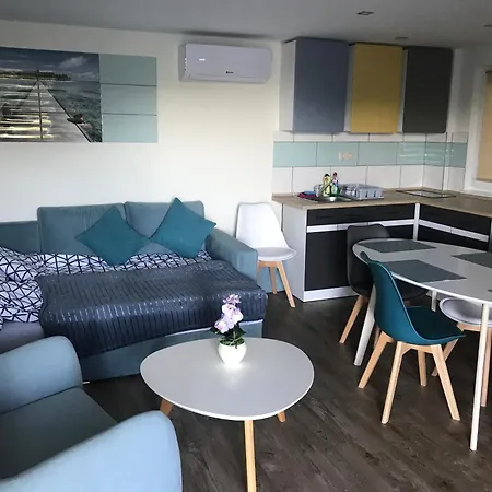 Balaton Wellness Tom Cat Nyaralo 1 Wellness Es 1 Gyermekbarat Apartmannal בית נופש *