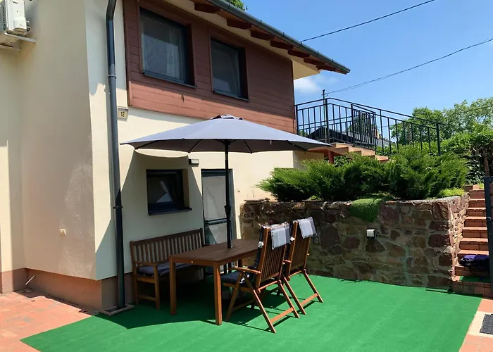 Balaton Wellness Tom Cat Nyaralo 1 Wellness Es 1 Gyermekbarat Apartmannal בית נופש